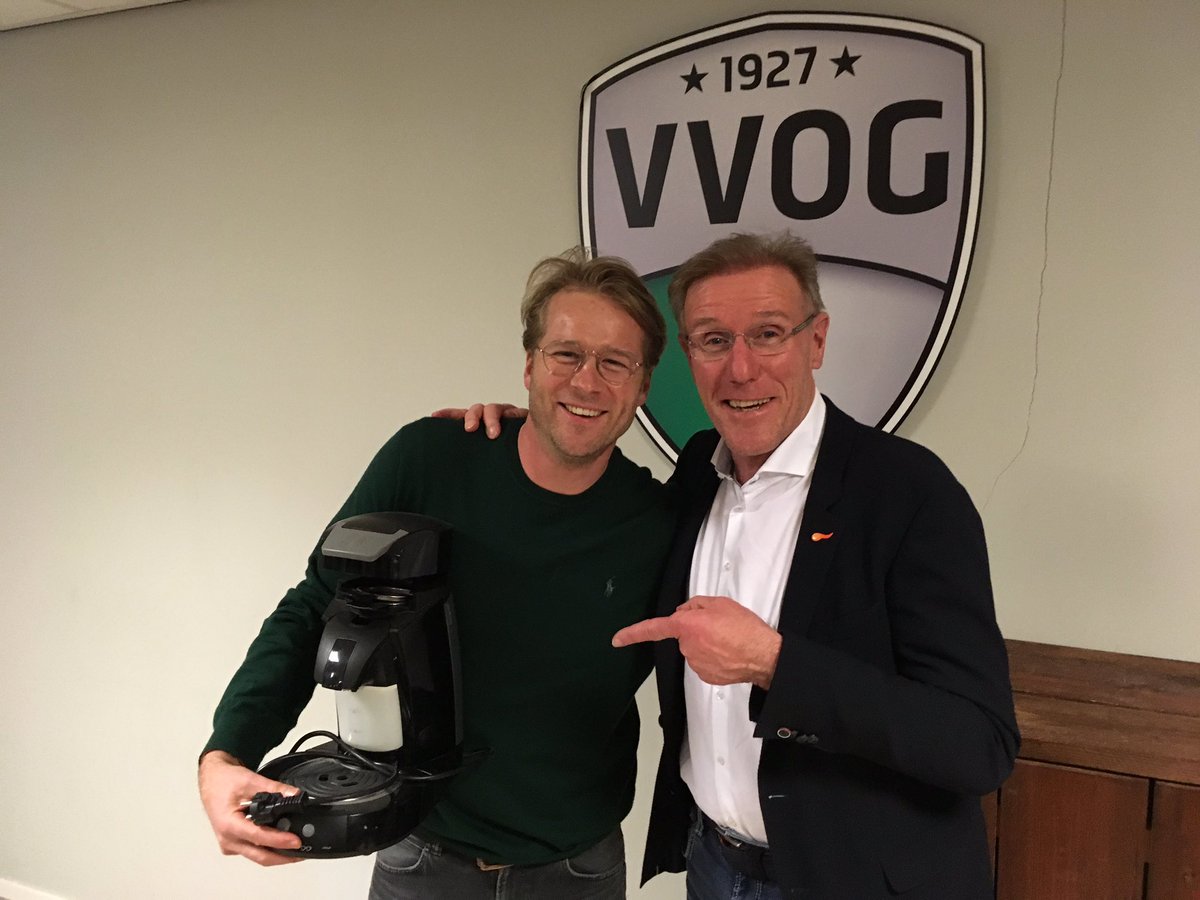 #Veilingopjeclub 
Wie biedt er meer voor deze koffiepot...?