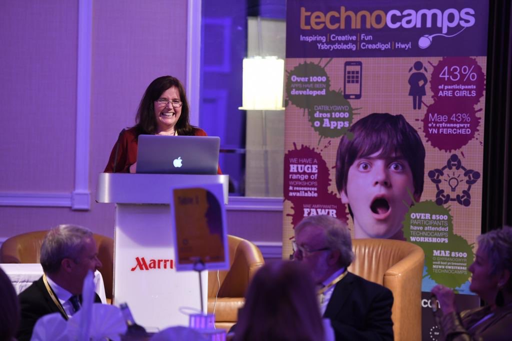 Just a sneak peak of some of the official photos #IWD2019 <a href="/PennyHolborn/">Penny Holborn</a> <a href="/KevJohnscymru/">Kev Johns MBE</a> <a href="/Techniquest/">Techniquest</a>