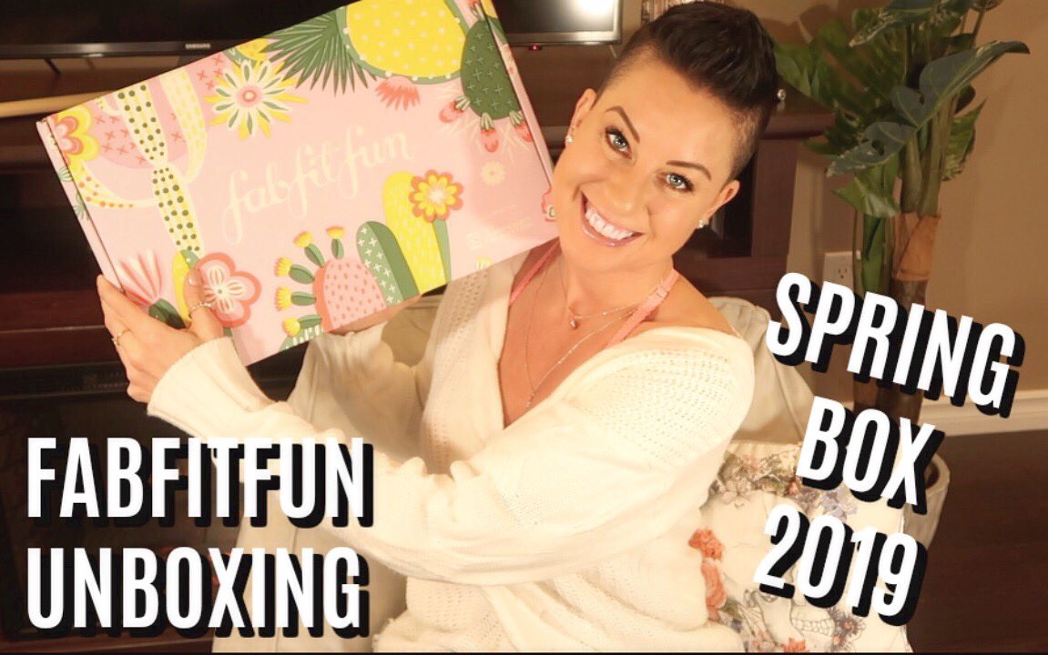 KickitwithKDuff's tweet image. UNBOXING! This fabfitfun box was a bright ray of sunshine to arrive on my door step just in time to renew my hope that Spring is, in fact, on its way...eventually! Link to video in bio ⬆️ Subscribe for a chance to win a serious fitness prize pack!
#fabfitfun #fabfitfunspringbox