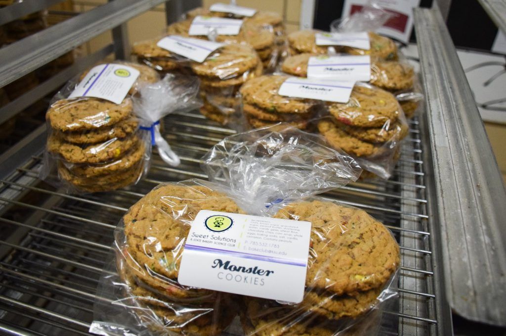 kstatecollegian's tweet photo. In this K-State club, members make bread, but better friends https://t.co/xRlnQfbqWf #bakeryscience #cookies https://t.co/nok0phtj7m