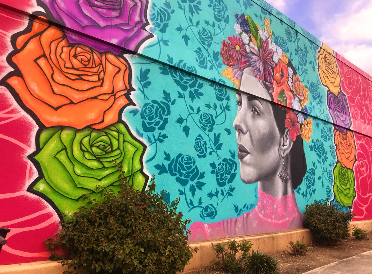 DarlingEscapes's tweet photo. Pretty vibes. Can get over how vibrant these colours are. @VisitSanAntonio embraces these better than most!

#visitSanAntonio https://t.co/8Mm030uIkA