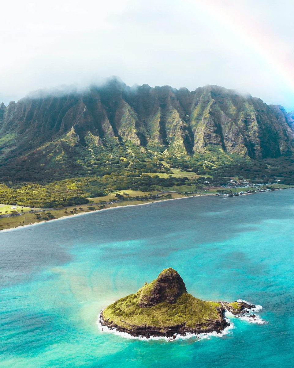 TravelShackHI's tweet photo. Dreaming of escaping the cold for spring break in Hawaii? Whale watching, ziplining, guided waterfall hiking tours, sunset cruises, and way more await you... Check out https://t.co/KMANdBTlM2 to book your unforgettable vacation memories with TravelShack! https://t.co/PgG46NQihl