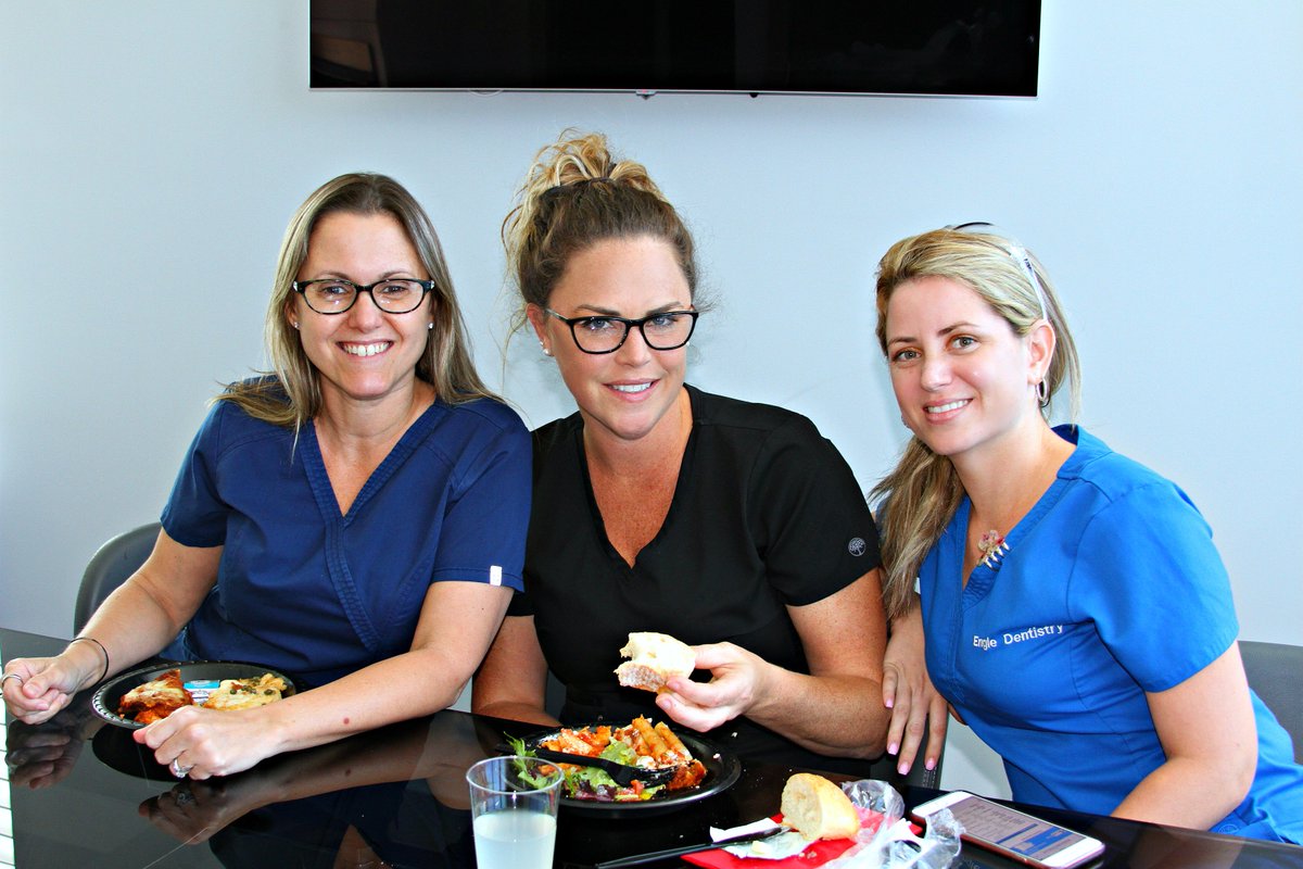 EngleDentistry's tweet image. In honor of #DentalAssistantsWeek, #NationalDentistsDay and #InternationalWomensDay, we are finishing off the week with a bang by celebrating all of our staff, including our #dental techs and auxiliary staff! 🙌🙂