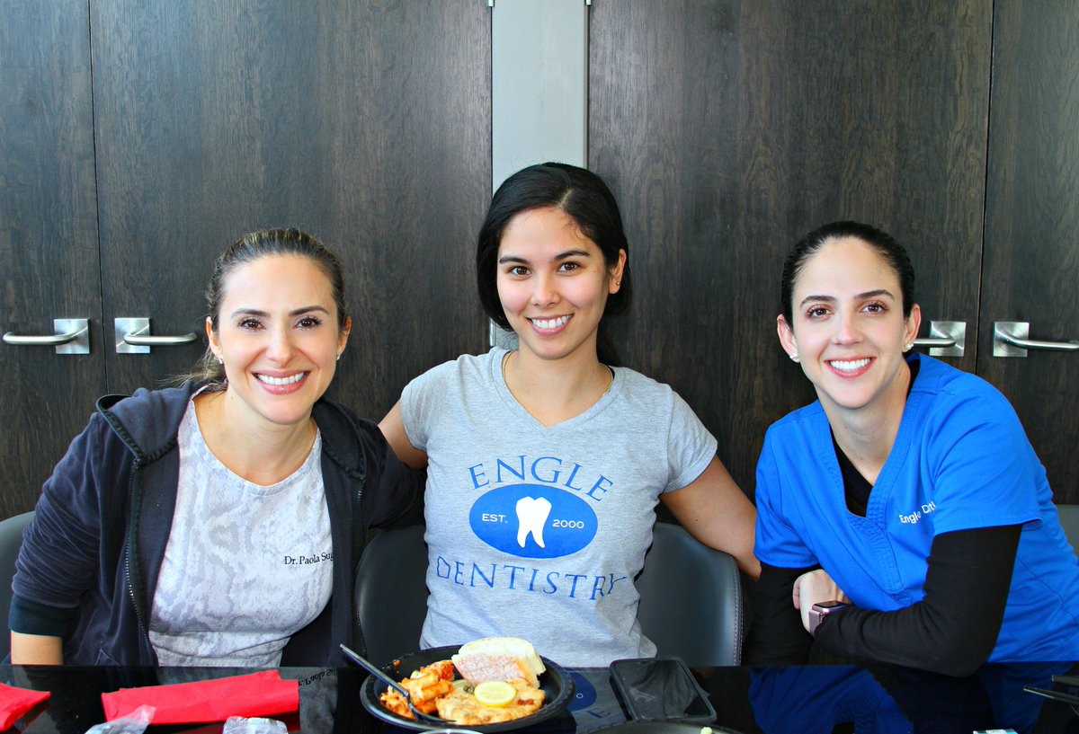 EngleDentistry's tweet image. In honor of #DentalAssistantsWeek, #NationalDentistsDay and #InternationalWomensDay, we are finishing off the week with a bang by celebrating all of our staff, including our #dental techs and auxiliary staff! 🙌🙂