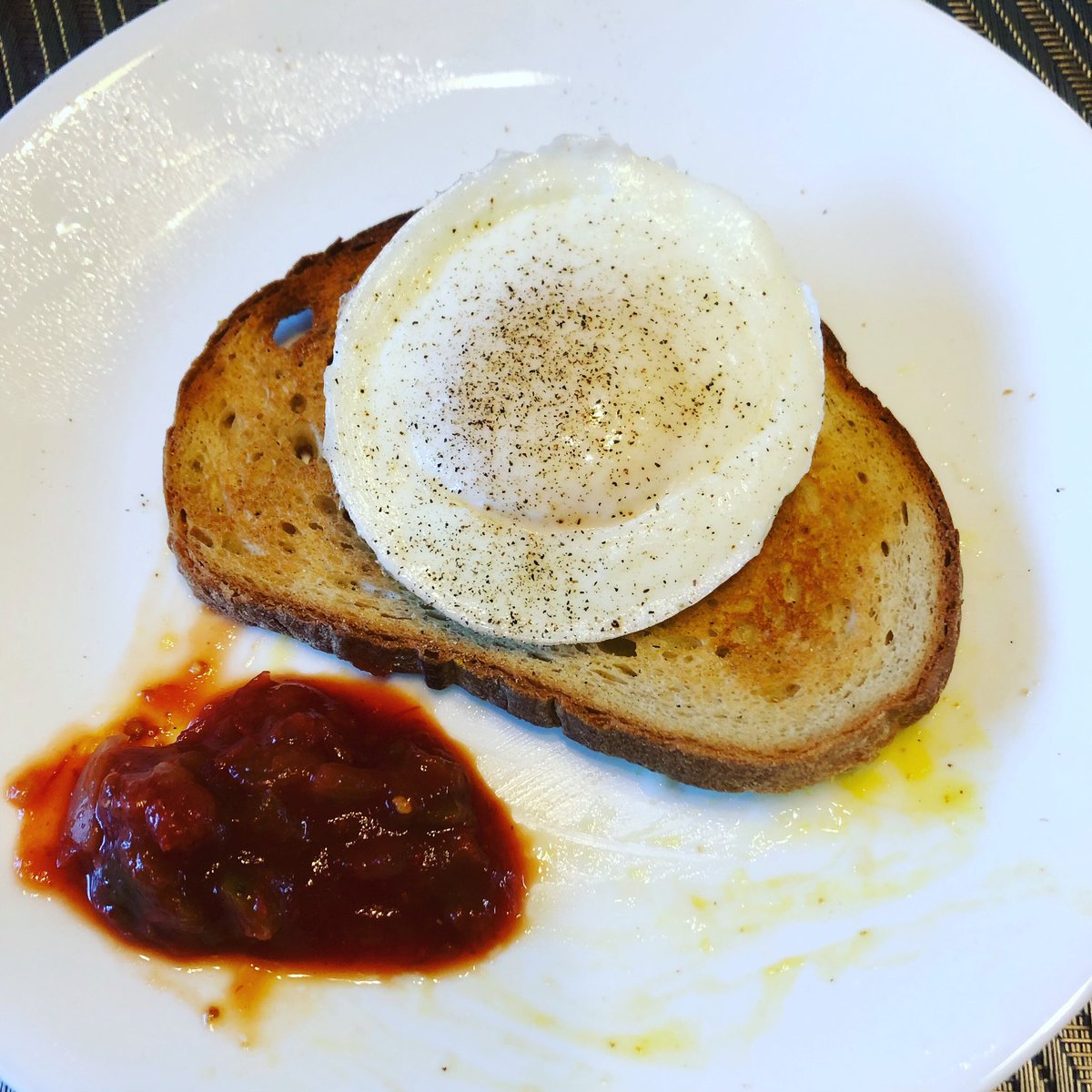 CristinaBerry10's tweet image. Poached egg on dry rye. #simplesupper #bhlent2019 #instalent @bustedhalo