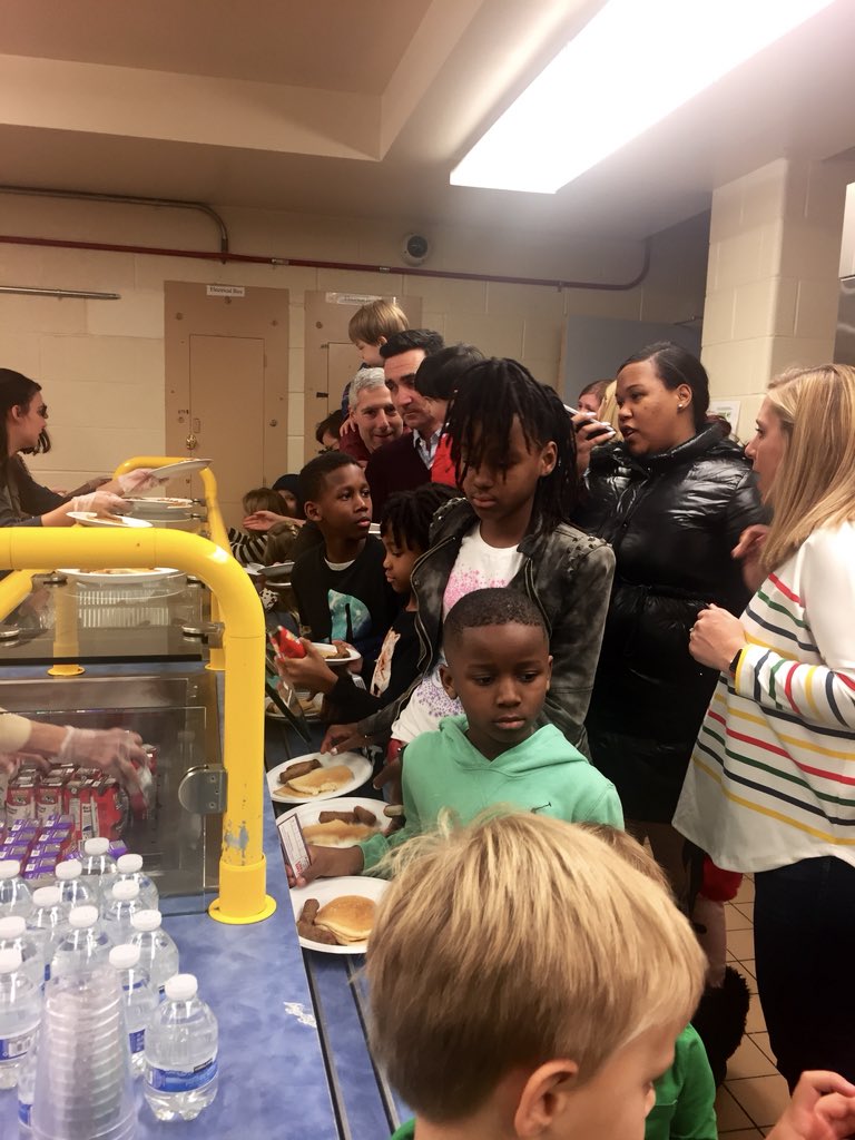 ASmith_DC's tweet image. Huge thanks to our PTO and community for making Pancakes and Literacy such a success again!