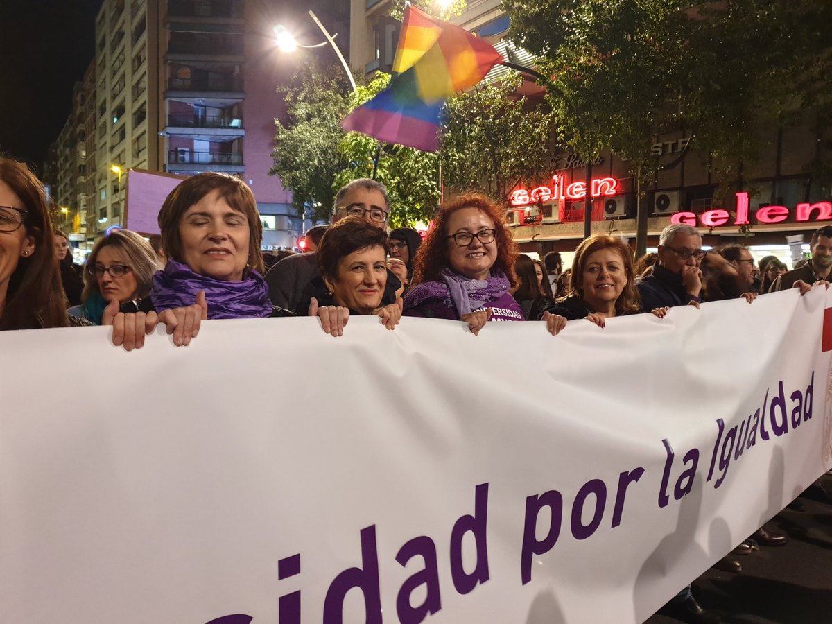 UMU's tweet photo. #8M La Universidad de Murcia por la #igualdad. #DiaInternacionalDeLaMujer https://t.co/xG0R1XE4pf