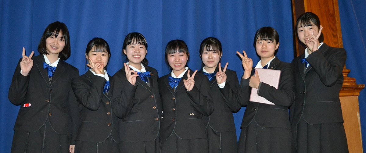 IND1847's tweet photo. What a busy week at IND! Not only did we welcome students from our sister school in Japan, but we also celebrated National Language Week.

Twenty-one students, including faculty and staff, prayed in 21 different languages, once more showing the diversity of our IND community! I https://t.co/3tvMiPtbwa