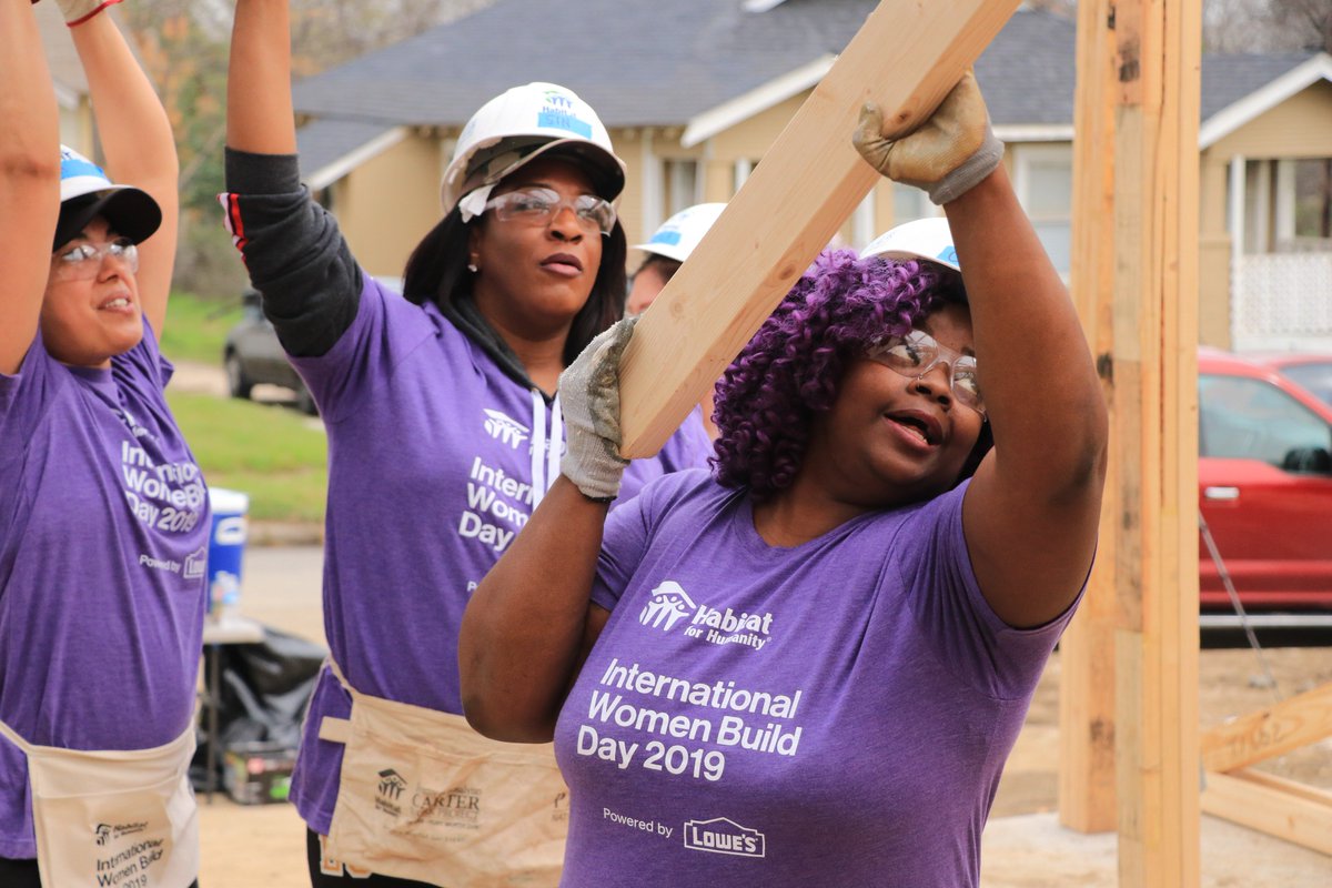 TrinityHabitat's tweet photo. Watch Channels 5, 8, and 11 today! The #StrongWomen of @Lowes are out building alongside Andrea, her mom, and her grandmother. This quality, affordable Habitat home will be a #StrongFoundation for Andrea and her daughter. #WomenBuild #InternationalWomensDay https://t.co/baqfJLWB2z