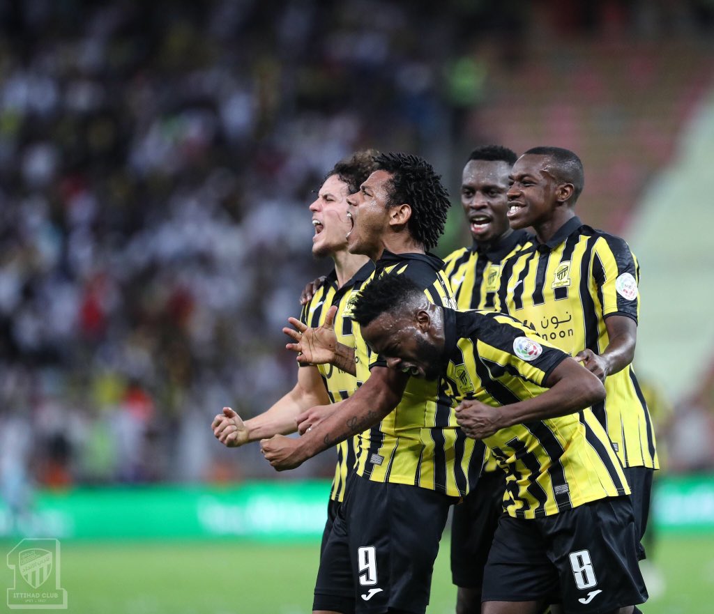 itti_Tigers's tweet photo. 🚨🚨🚨🚨🚨💛💛💛💛💛
بمناسبة فوز الاتحاد على القادسية اضغط على زر الرتويت وادخل على سحب تيشيرت الاتحاد الاسود.

الشروط :
- رتويت.
- متابعة @sportzone1047.
- سيكون هناك سحب على 4 تيشرتات . https://t.co/fQDFAgSqoF