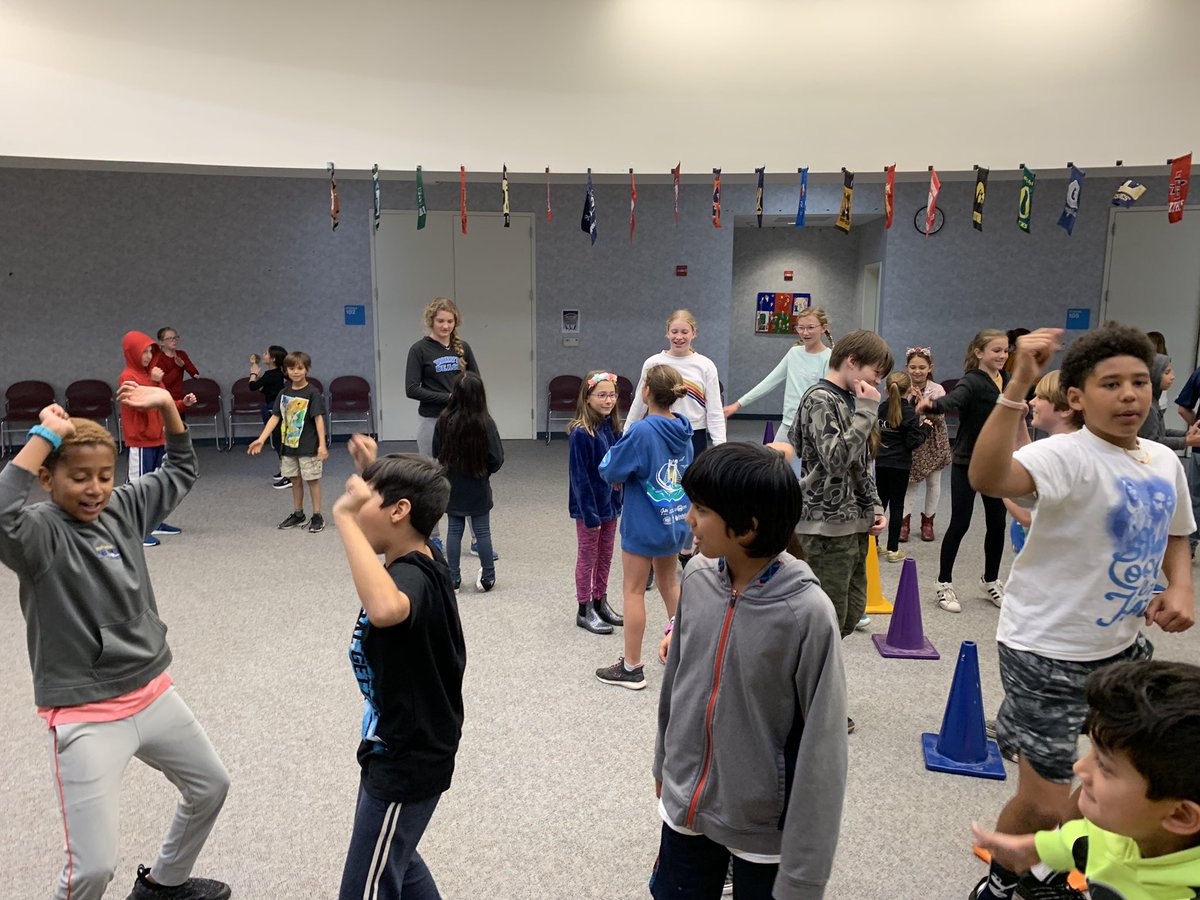 msbullisedu's tweet photo. Building connections with our buddy class @ChelseaMooreEDU as we use creative play! “Handshake, dance move, victory cheer!” Ss loved the opportunity to be creative and to meet and be silly with new friends! Success! Thanks, @lndeutsch #msbullis3rd #delmarhillsk6 #DMUSD https://t.co/iCjXD4FIQZ