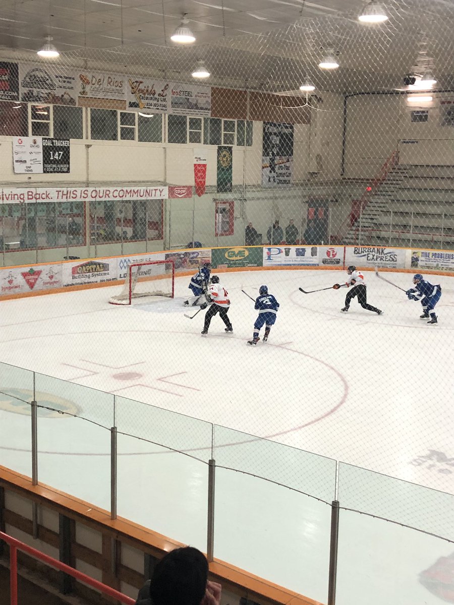ingysinsights's tweet photo. Game 3 under way in Winkler for AA Rural Provincials @CargillMktSense @hockeymanitoba #HMProvincials #BelieveinTeam #Cargillcares https://t.co/6LUucgrKSp