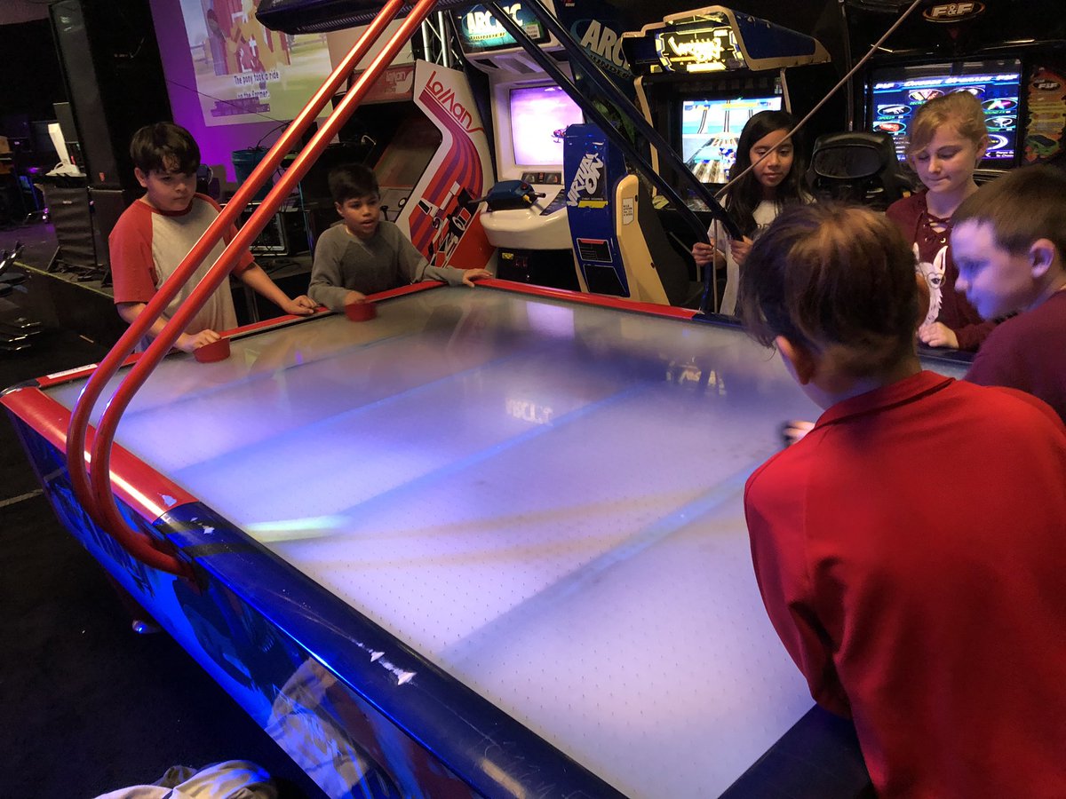 unaulabilingue's tweet photo. Our students really enjoyed the Texas Gamers Lounge today. Who know what the next perfect attendance incentive has in store for our students? #PCEPROUD #LockartLeading https://t.co/wGl3HxVK8T