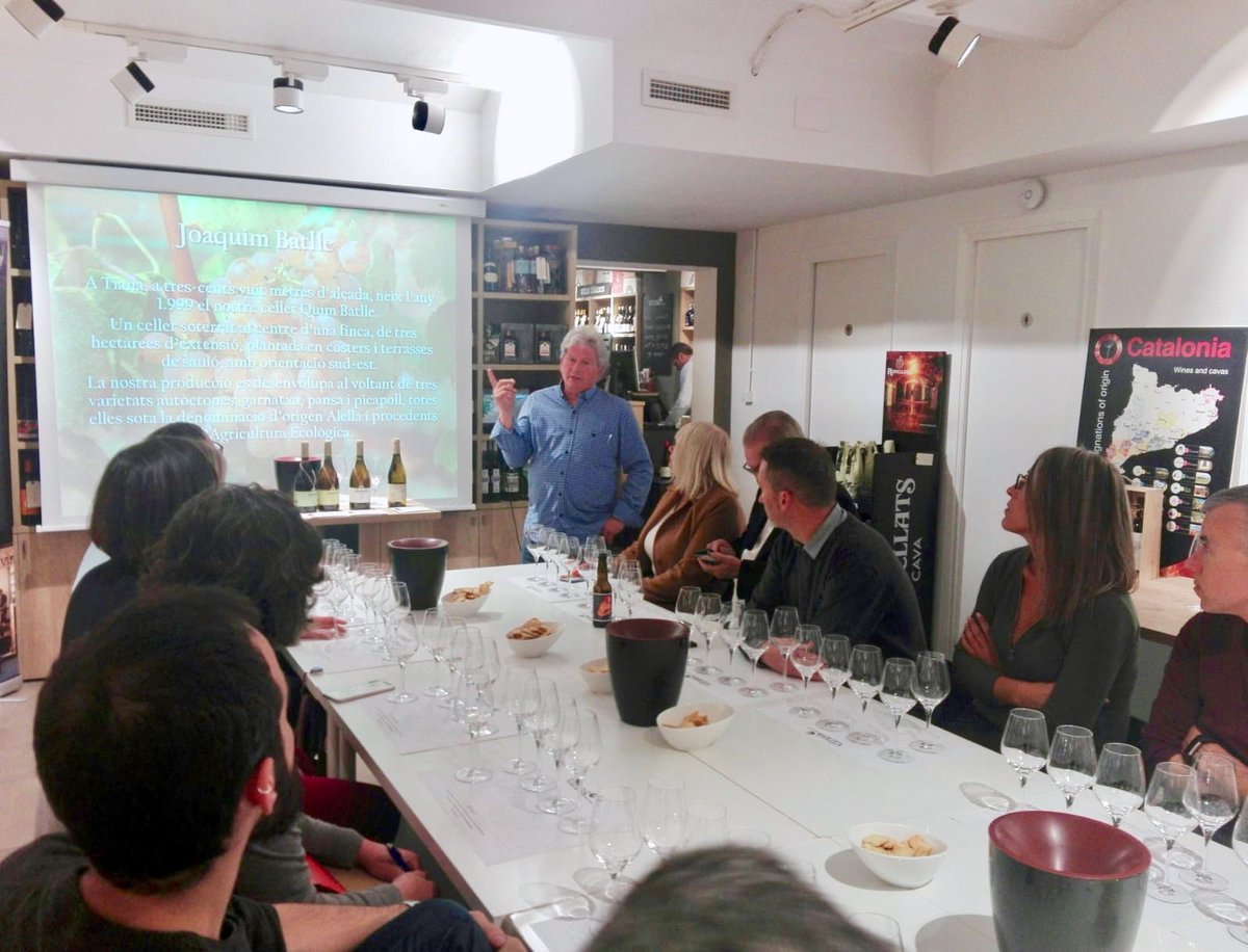 VINCELONA (@vincelona1) on Twitter photo Moltes gràcies amics de <a href="/vinsandco/">Vins&Co Barcelona</a> per gaudir plegats dels vins i del paisatge del <a href="/cellerQuim13/">Celler Quim Batlle</a> 😊
.
Salut 🍷 #vincelonandfriends Moltes gràcies amics de <a href="/vinsandco/">Vins&Co Barcelona</a> per gaudir plegats dels vins i del paisatge del <a href="/cellerQuim13/">Celler Quim Batlle</a> 😊
.
Salut 🍷 #vincelonandfriends