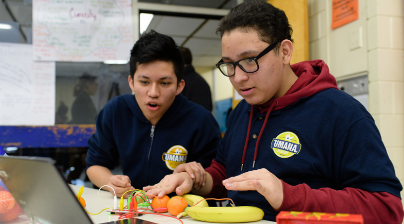 UnitedWayMABay's tweet photo. Connecting students with STEM opportunities today helps create tomorrow's STEM leaders. We talked with @masselecco, @marrcompanies, and @3M about how STEM is crucial to industries in the region.

Learn how we are bridging the gap between students and STEM: https://t.co/hniooNFN3l https://t.co/ixjJdBviEh