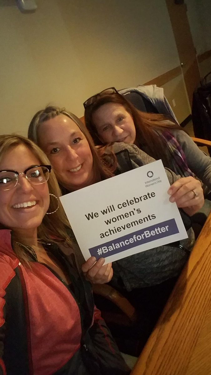dsm1rcp's tweet photo. @CP_WLDers @CP_IowaWLD #InternationalWomensDay 
#centralplains 

A few more pics from our meeting today celebrating International Women's day! https://t.co/ngX8MnBIAd