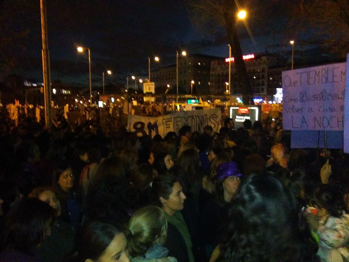 MorenoG_Agustin's tweet photo. Este es el dato: Sigue colapsada la manifestación del #8M en Madrid, en el Paseo del Prado, Cibeles, la Gran Vía.. Más que el año pasado, cuando se dieron cifras de 600.000 y un millón de personas. Éxito rotundo de la #HuelgaFeminista2019 que quiere avanzar en derechos e igualdad https://t.co/VByiTntXmF