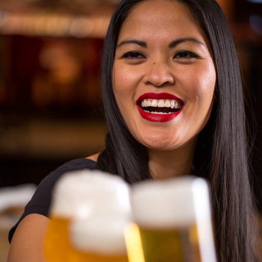 Happy #InternationalWomensDay. Without women, we wouldn't have Bier. In early Babylon, the first Bier was brewed by female bakers with the remaining wheat and yeast. Thanks to those pioneers, we get to enjoy the beautiful world of Bier. Prost!