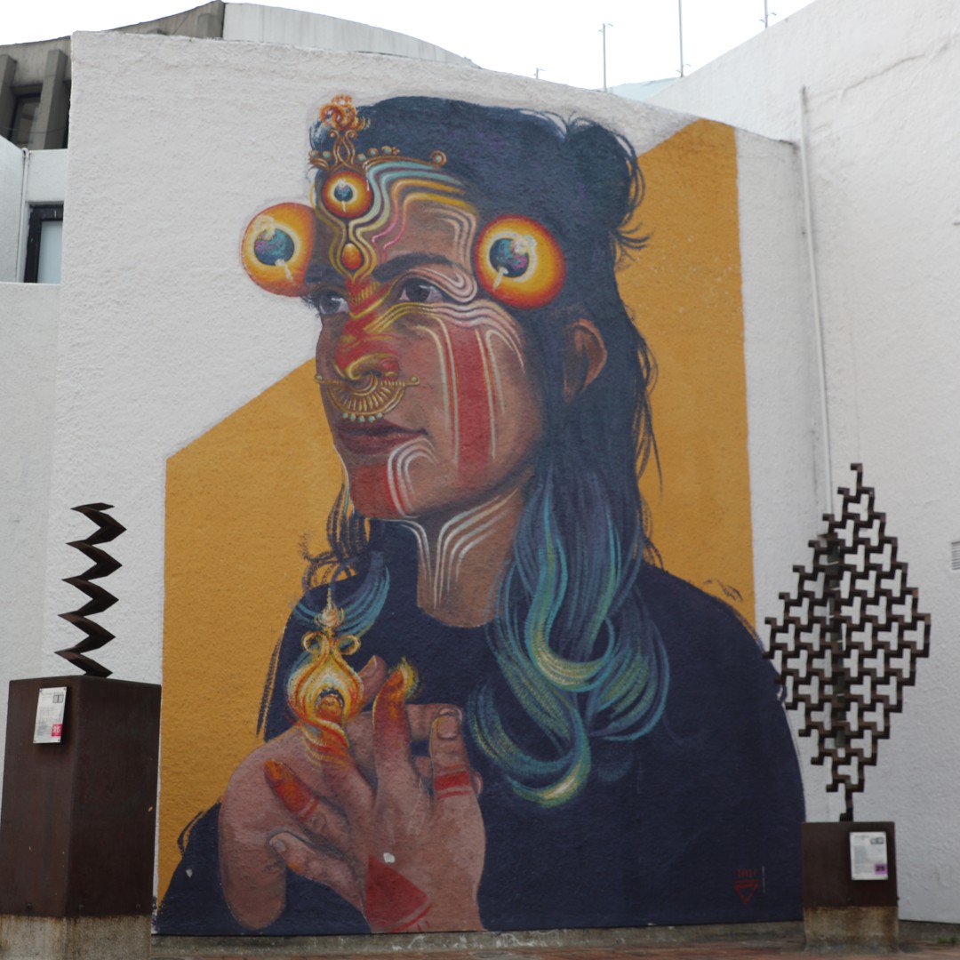 MACminuto's tweet photo. La artista GLeo engalana el #macminuto con su mural homenaje a Lili Cuca #demujeramujer #womeninmuseums #mujeresenlosmuseos #diadelasmujeres #macbogota #culturaconsignificadosocial https://t.co/VLZFIJLLOw