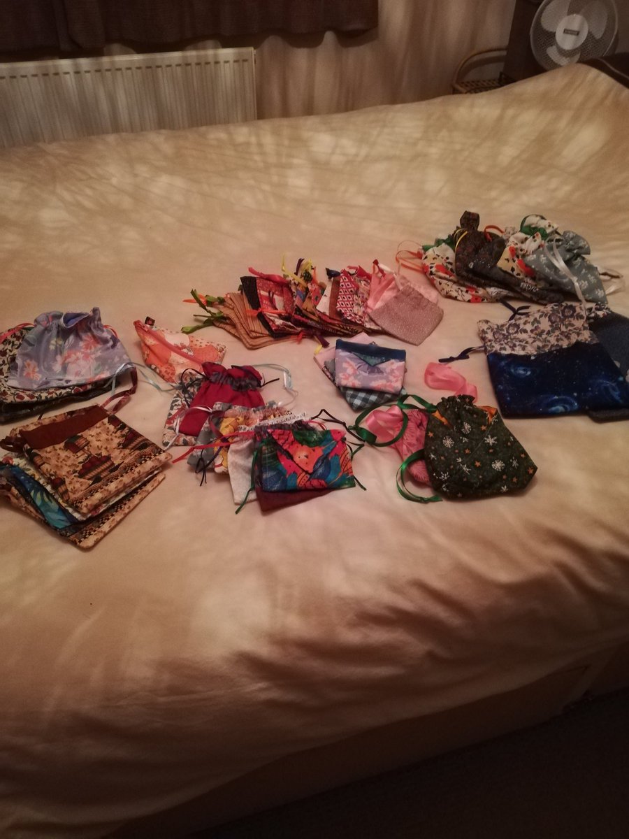 RedBoxLuton's tweet image. The amazing Kate is making these lovely little bags for our @RedBoxLuton project. The young people absolutely love them. Thankyou so much @jdbailey19