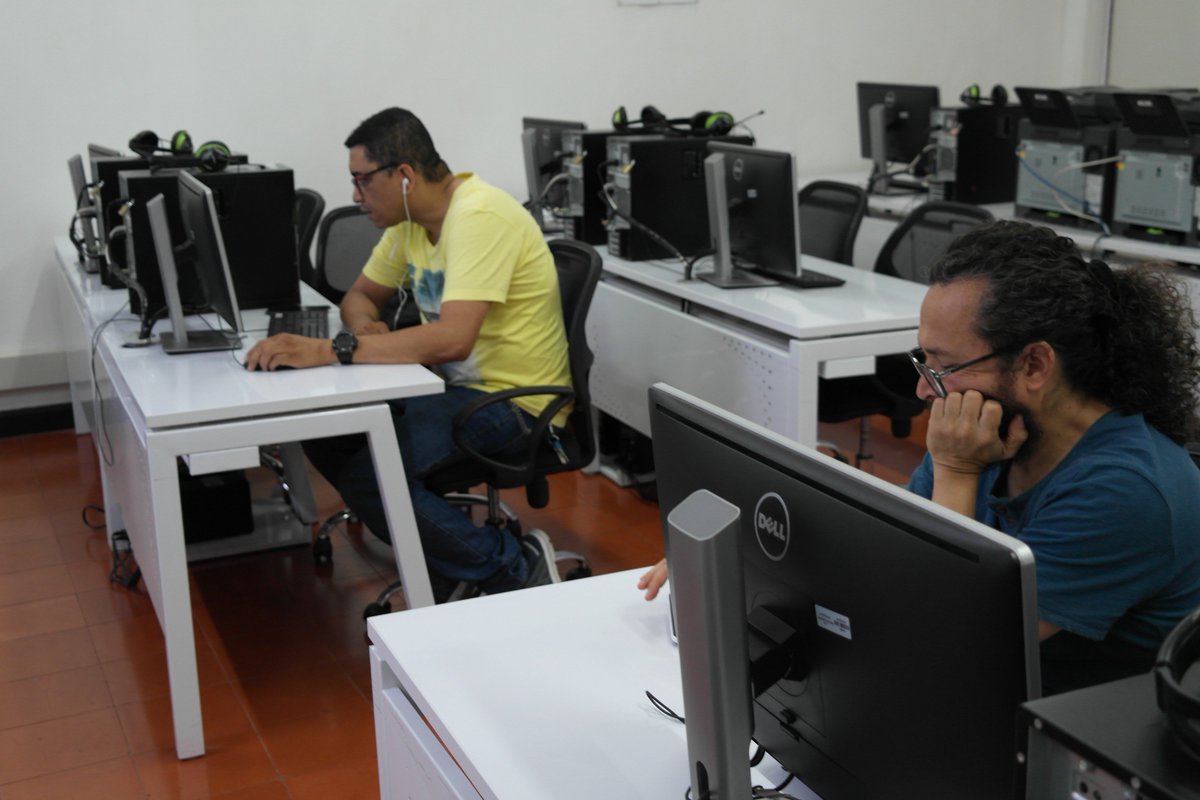 DintevUnivalle's tweet image. #Cmaptools #DiseñosDeSitiosWeb #EdiciónGimp Formamos estudiante y profesores de @UnivalleCol ,