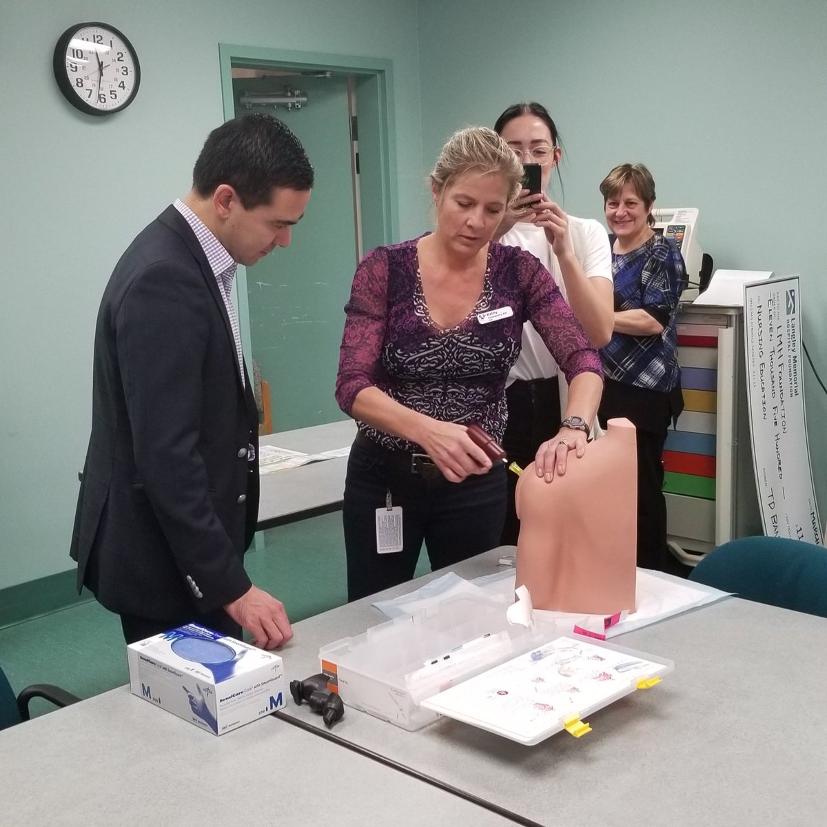 A great morning spent seeing how our OneTD donation dollars are put to good use with hands-on training equipment at Langley Memorial Hospital. #FraserValley
@GordonVerley @KellyLam_TD @CSir_TD