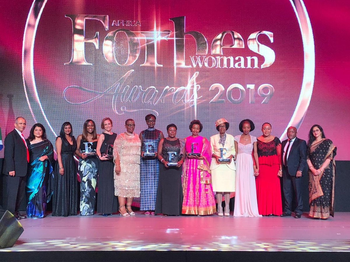 At the #LWTSUMMIT awards evening Rakesh Wahi, Sida Wahi and MEC EDTEA Sihle Zikalala presented the lifetime achievement award to Wendy Luhabe businesswoman and the wife of former Premier of Gauteng Sam Shilowa. #DOKZN . A group pic of all the winners closed the evening at the ICC