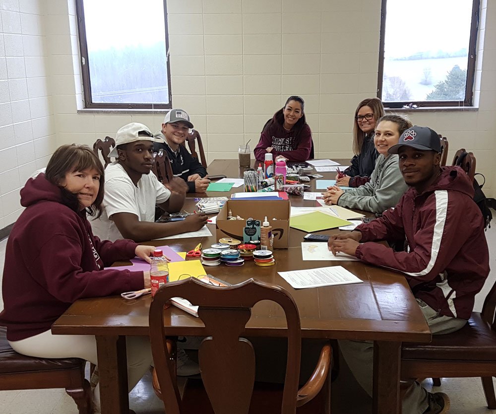 HCTigerToBe's tweet photo. Today's Spotlight: Business Administration 💼

Here's a look into one of our business courses: 

Business Communication Strategies covers resume development &amp; cover letter writing, crafting professional letters, sales messages, &amp; how to give formal presentations. https://t.co/4pFllNhJbP
