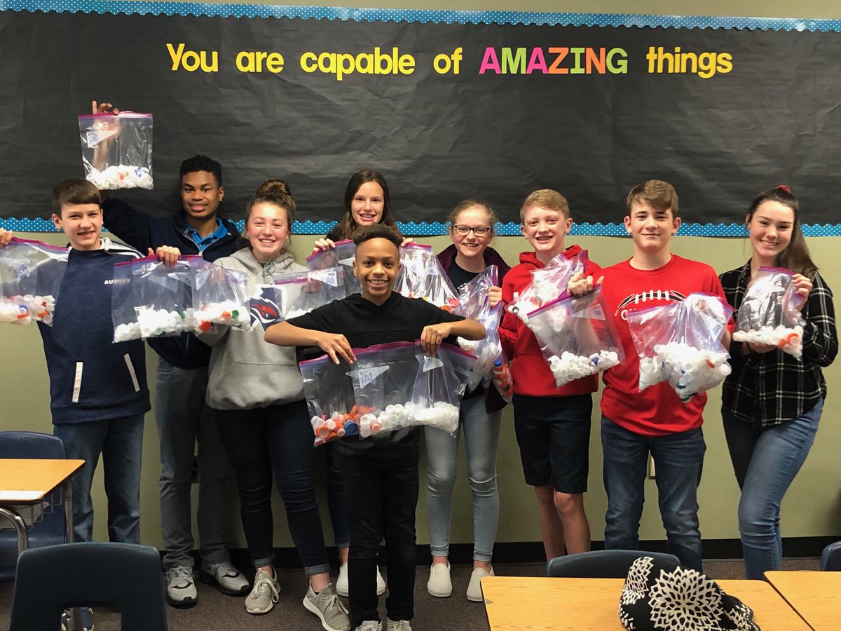 MrsCSmith7's tweet photo. Students collected caps for cancer and they did amazing. Had a total of 3250!!! #soproud #inspiringchaps ⁦@aubreyisd⁩ ⁦@AMS_Chaps⁩ https://t.co/50INaHXTT3