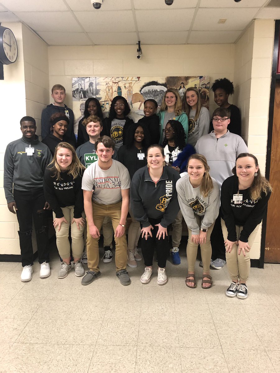 RSHSBeta's tweet photo. Thanks to all of our Betas who helped us finish out National Beta week with a bang at our school leadership session! We had a great time with help from some alumni panning future events for our club! #FinishTheJobFriday #RSHSBeta #NationalBetaWeek @nationalbeta https://t.co/zAK4E5RVWn