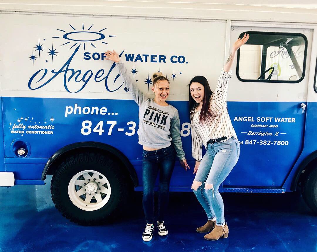 AngelWaterInc's tweet photo. Happy international women’s day to all the beautiful, powerful feminine’s out there! 💙
Sending you all love from a few of us here at Angel Water! 😇✨✨🌍 #HonoringTheFeminine #WildFeminines #StrongWomen #AngelWaters #WomensDay https://t.co/iUjMZmDfYt