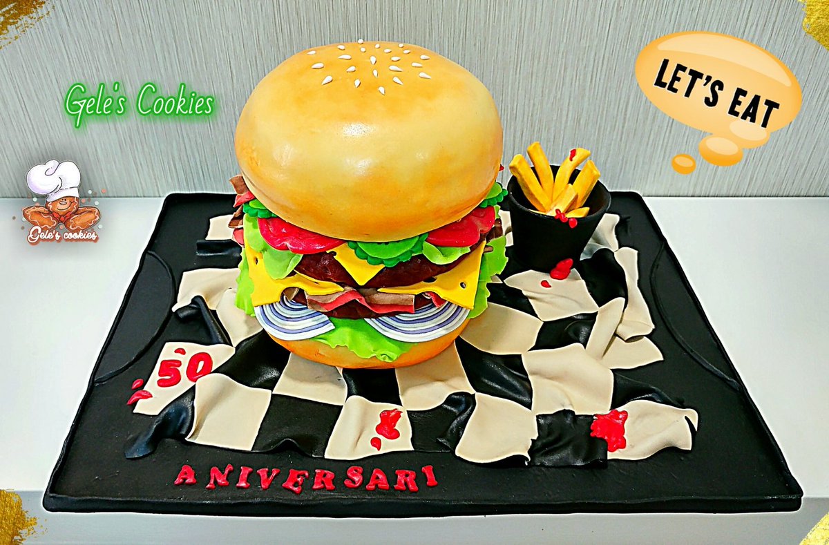 CookiesGele's tweet photo. I'm hungry!! Do you want cake 😉?
Esta burguer es de lo más dulce 
#burguer #cake #photography #Food #sweet https://t.co/SoNIcR1vzu