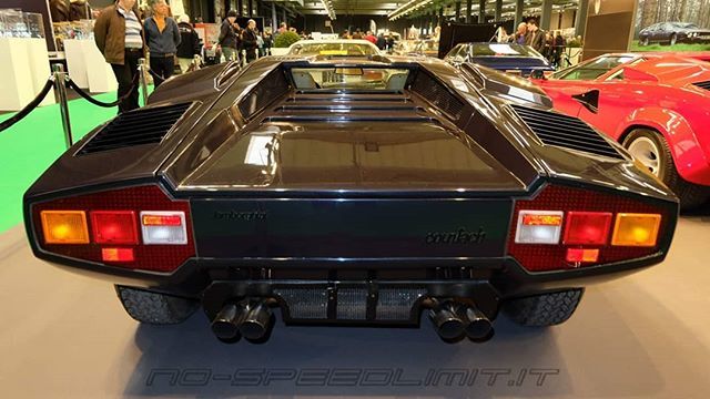 NoSpeedLimit_it's tweet image. #lamborghinicountachlp400 "periscopica" 1978 - 1 of 157 built - V12 4 liters #carrozzeriabertone #marcellogandini #antwerpclassicsalon 2019 ift.tt/2XMCsSr ift.tt/2IZdiwE