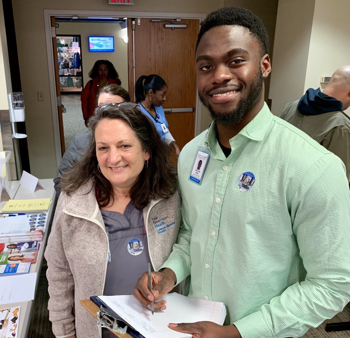 AFTCT's tweet photo. Latest #LMWorkersUnited orientation session brought newest nurses, tech professionals &amp; support staff at @LMHospital &amp; off-site facilities together to learn about their #union benefits, contractual protections &amp; collective bargaining rights. #AFTAllIn @AFTUnion @AFTHealthcare https://t.co/5Iki8dthUx
