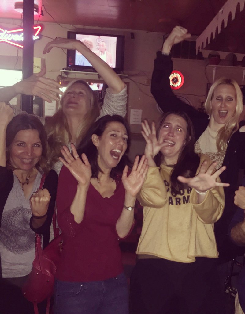 DeadlineJunkies's tweet photo. Happy #InternationalWomensDay to all the amazingly talented women writers and actresses that make Deadline Junkies extraordinary!!! #WomenWriters #GirlsToTheFront #WomensDay #Actresses #FemaleWriters  #deadlinejunkiescomedy #deadlinejunkieswednesday #DeadlineJunkies https://t.co/tSwZCycpZX