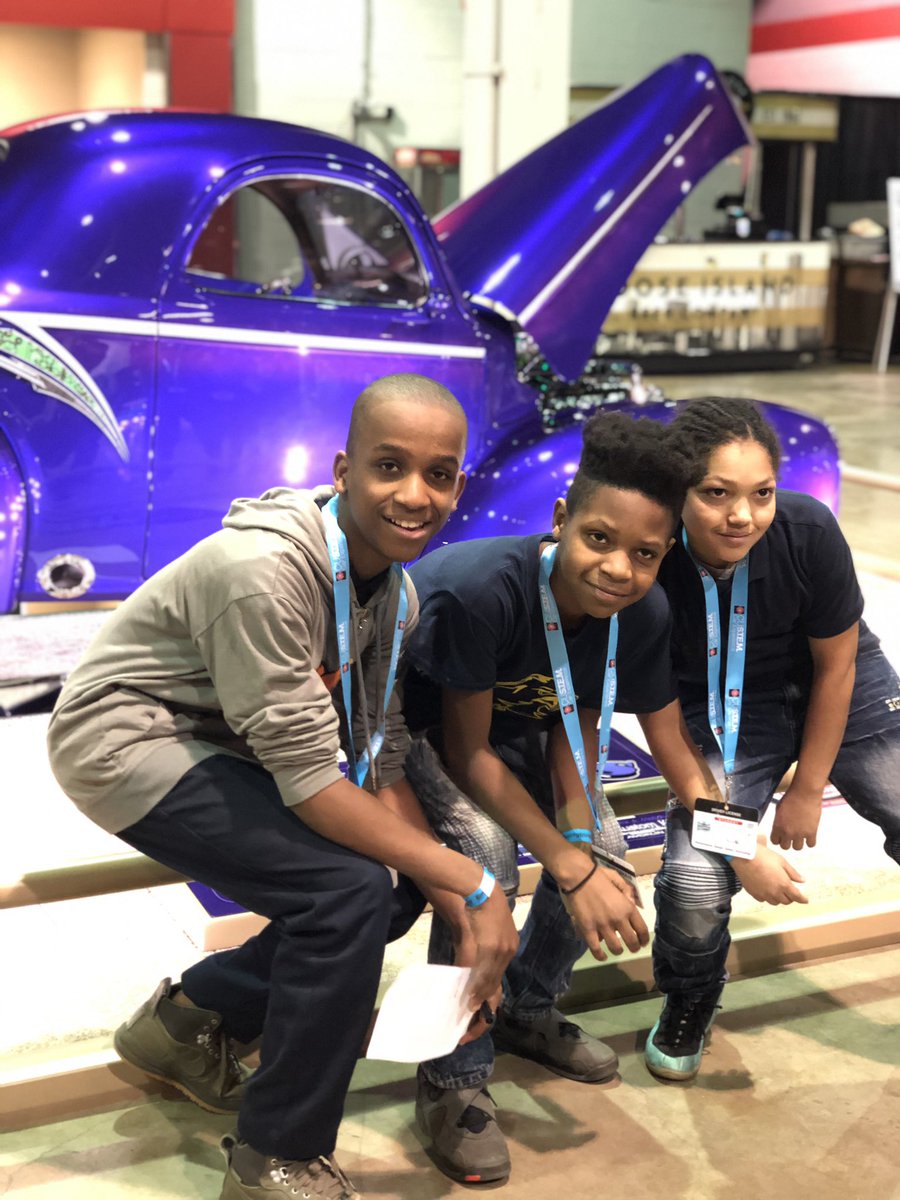 Lsmithbarnett's tweet photo. Congrats Hughes Scholars @SEMASHOW on “Innovation Design &amp; Presentation” acknowledgments!! Awesome engineering design, fantastic entrepreneurship, and dynamic sales pitches! #SEMA #WeRTen80 #cpsSTEM https://t.co/Wl5l3iELfV