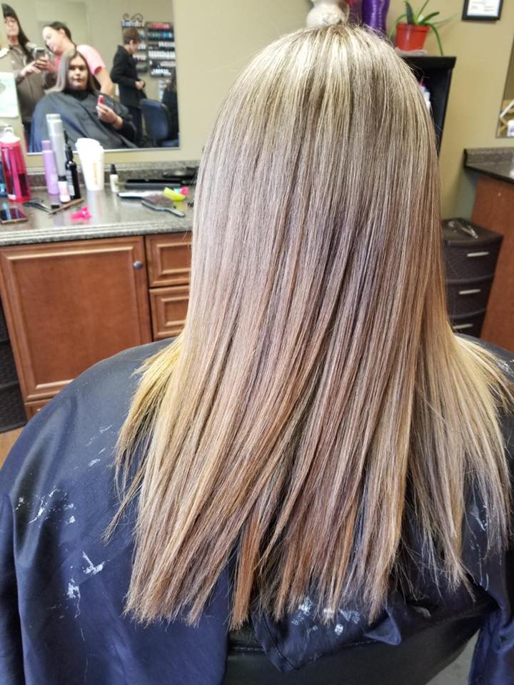 417RelaxInStyle's tweet image. Cut and color done today by our stylist Abby Bennett! She not only does #lashes but #hair as well 😁 #hairstyle #hairstylist #haircolor #haircut #salon #beauty #cutandcolor #stylist #style #instyle #relainstyle #springfieldmo #showmespringfield #springfieldmissouri