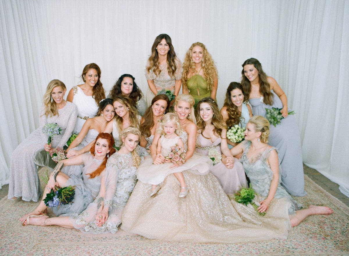 JessicaSimpson's tweet photo. "Here's to strong women. May we know them, may we be them, may we raise them." 🦋 I love these strong, beautiful, smart and amazingly talented women. 💚  #InternationalWomensDay https://t.co/GkQFcFwHsx
