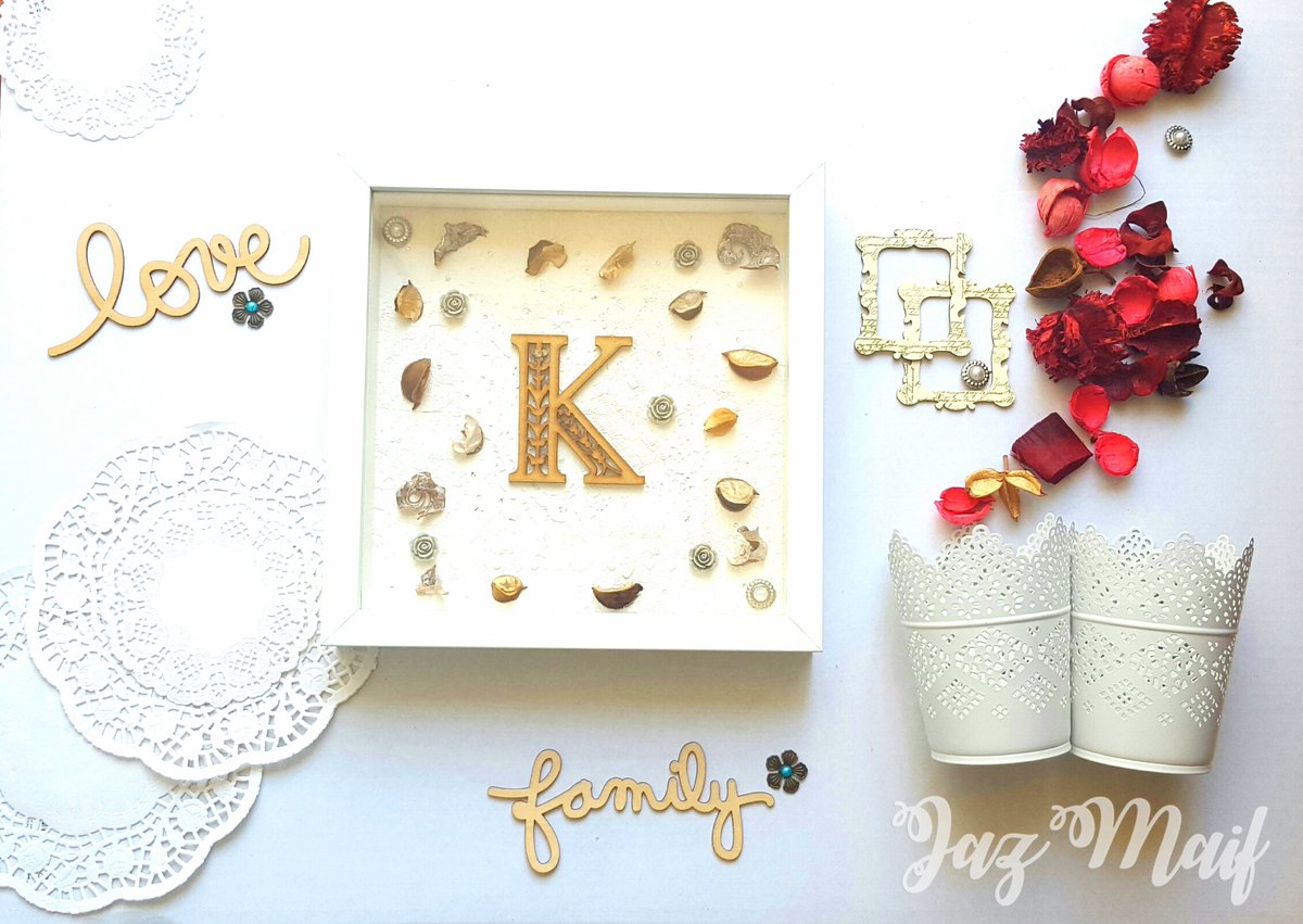JazMaif's tweet image. 🌟'K' for Khadija •23cm x 23cm (9" x 9") White Shadow Frame 🌟inspired by 'Live, Love' Shadow Frame as preferenced
#white #shadowframes #whiteshadowframe #letters #petals #brown #pearls #flowers #personalised #islamicgifts #eidgiftideas
@JazMaif

Note: Props are not for sale