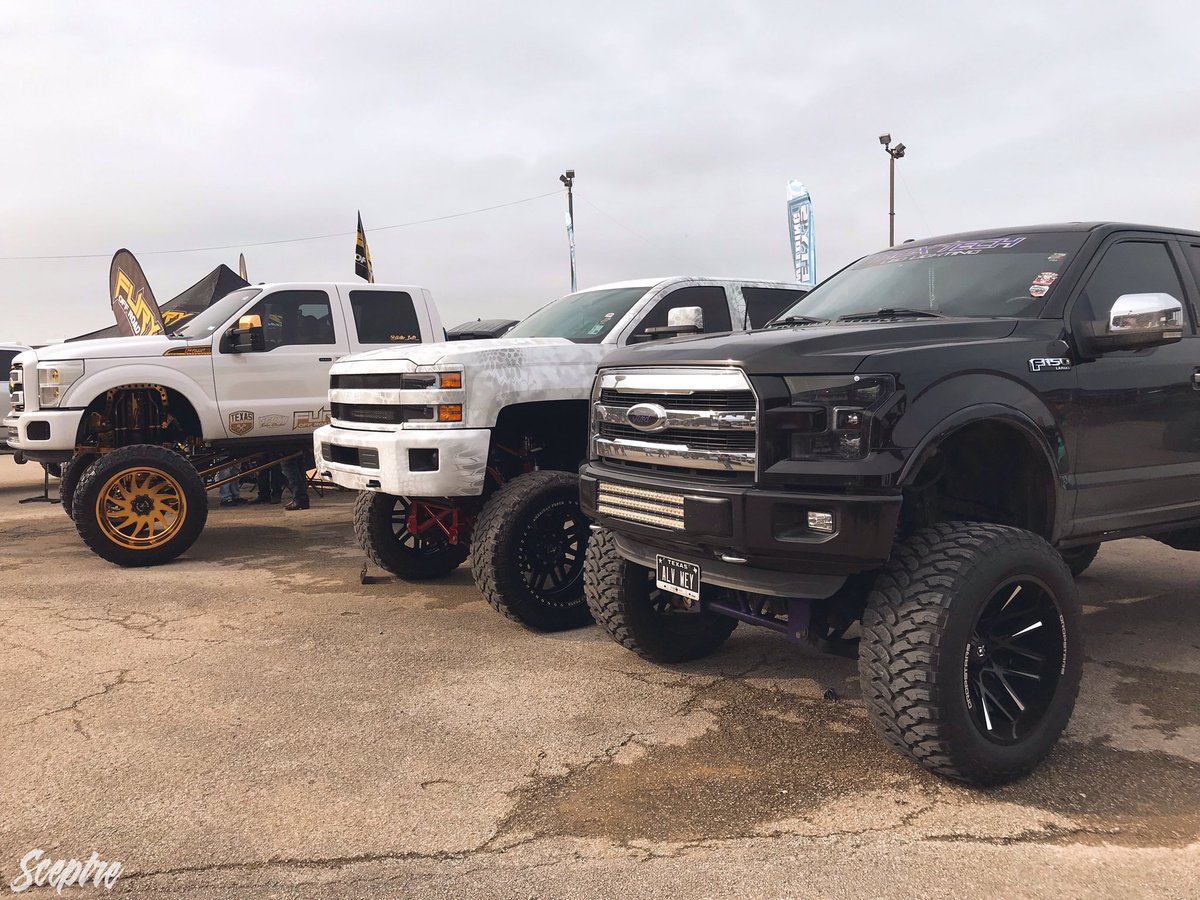 Front end Friday 😎

#texasholdemshow2019 #TruckShow #LiftedTrucks #CarShow #Texas #Houston #americanforcewheels #lifted #gmc #truck #dieseltrucks 
#ford #dodge #toyota #jeep #chevorlet #truck #trucks #diesel
