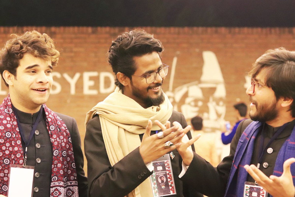 thealigarhwala's tweet photo. A very happy birthday to dada Momin Ali.❤️
*After #Padhant scene from #Artniche2k19 An International Art Festival held in Aligarh presented by UFAC, AMU.
Rest will be posted soon...
.
.
.
.
#Padhantscenes #dastangoi #urduadab #UrduShairi #storytelling #amu #noboundation https://t.co/1x8diG5UOe