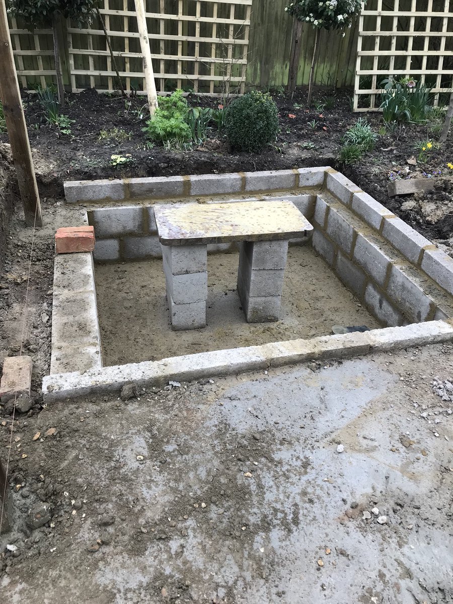 BuckinghamsLand's tweet image. Great progress on our Hurstpierpoint job this week. Dig out complete, concrete poured and the pond starting to take shape. Looking forward to how this ones shaping up #hardlandscapingdesign #patios #paving #landscapedesign #hardlandscaping #gardendesign #waterfeatures
