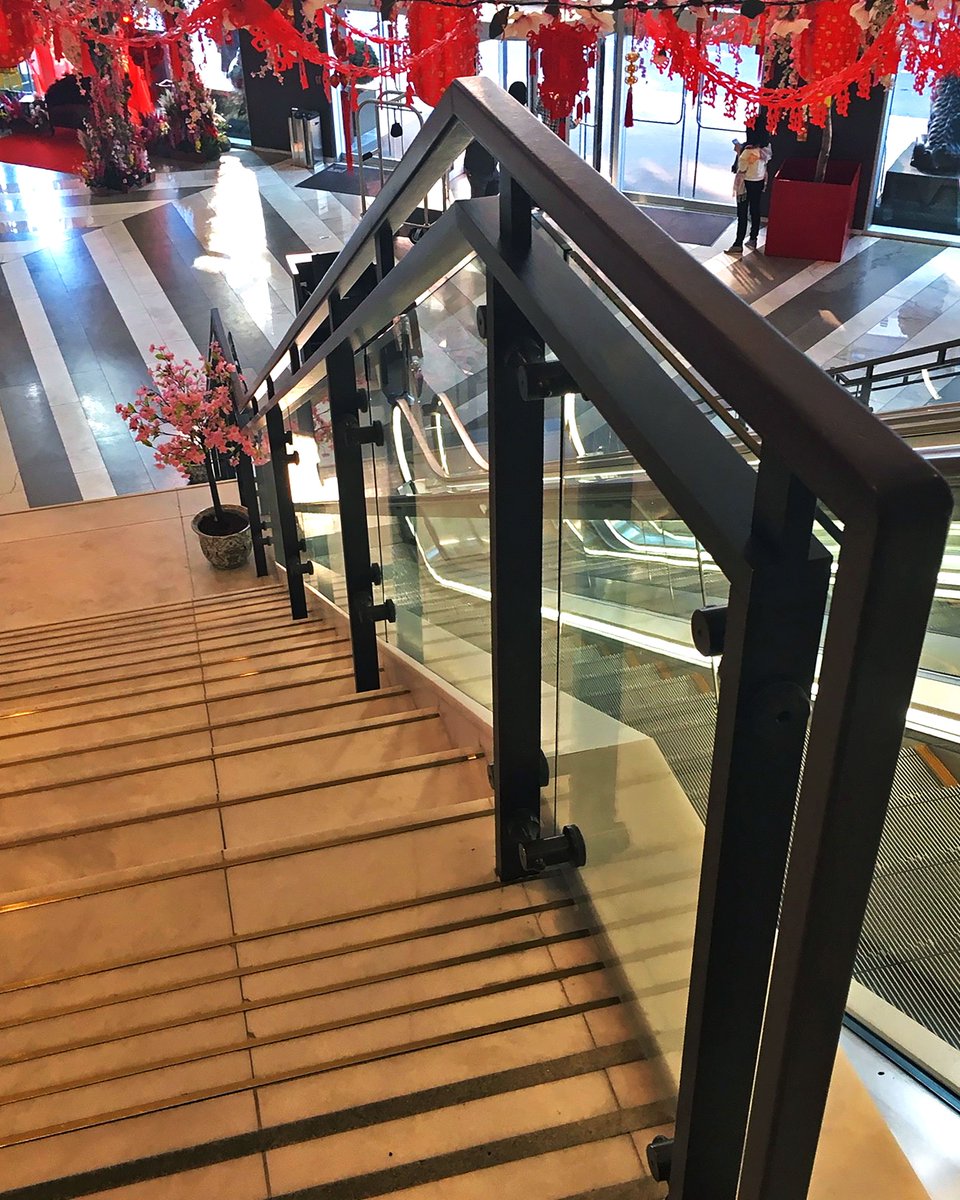 stella_glass's tweet photo. Stella is always looking for new ways to ensure that you have options for your #projects. The Spectrum Series is a Hard #Ceramic Coating that allows stainless steel #hardware to be colour coated without the fear of chipping, a problem that alternative colour options usually have. https://t.co/J8ERz2TGhe