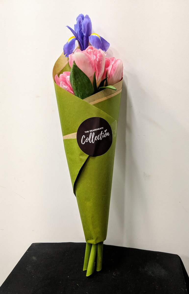 davehat79's tweet photo. Go Chlo.. The Reaseheath Collection product line continues in all its spring glory for this weekends #lambing2019 @RHC_Floristry @RHC_Hortic https://t.co/JOqdN8q43l