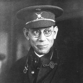 mola_general's tweet photo. Tras mi formación y mi graduación como teniente en 1907, época en la que dirigía dicha academia el coronel José Villalba Riquelme, fui destinado al Regimiento de Infantería "Bailén" nº 60 https://t.co/h6wiDZdQwx