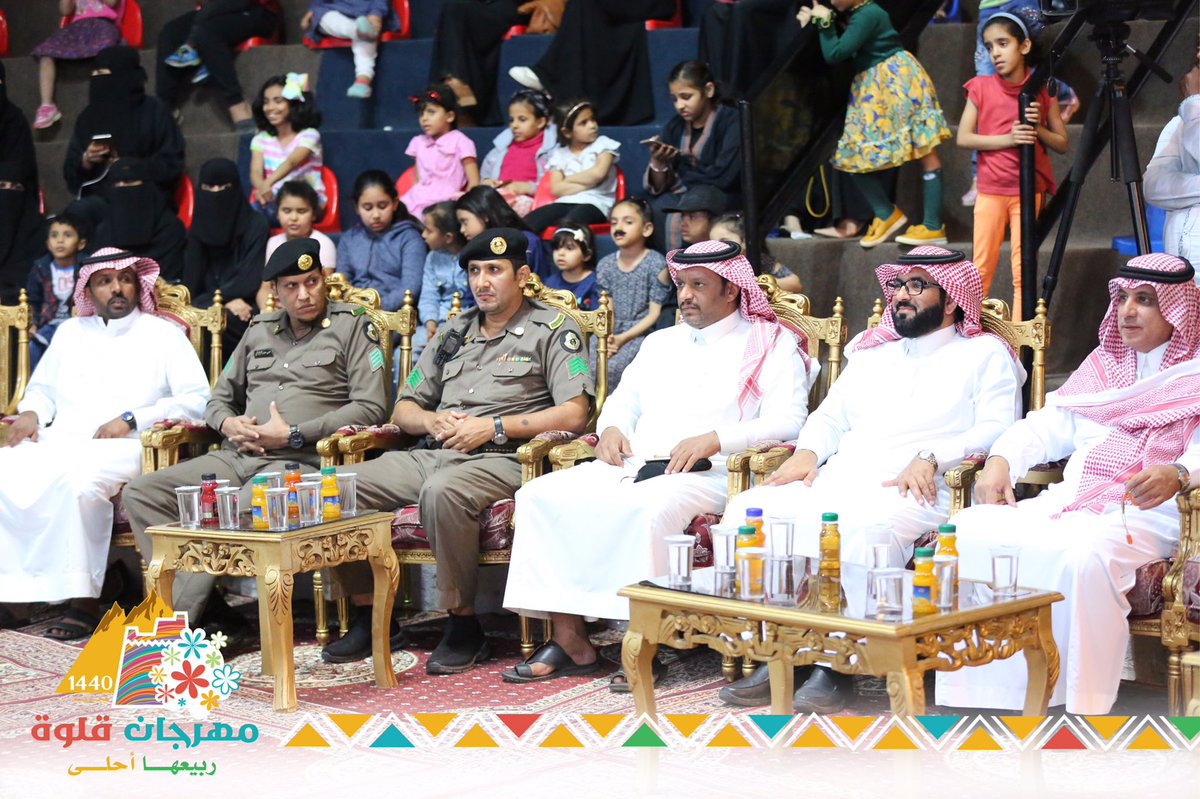 m_qelwah's tweet photo. بحضور سعادة محافظ قلوة أ.عبدالله العويدي وسعادة رئيس البلدية م. عوض القحطاني أقيمت مساء الجمعة 7/1على مسرح البلدية بمنتزه شدا الأعلى بالفرشة الفعالية الإنشادية مع المنشد #سعد_السبيعي وسط حضور جماهيري مميز وتم توزيع الهدايا وسحوبات على جوائز قيمة  #مهرجان_قلوة_ربيعها_أحلى . https://t.co/hdKZfwsfdg