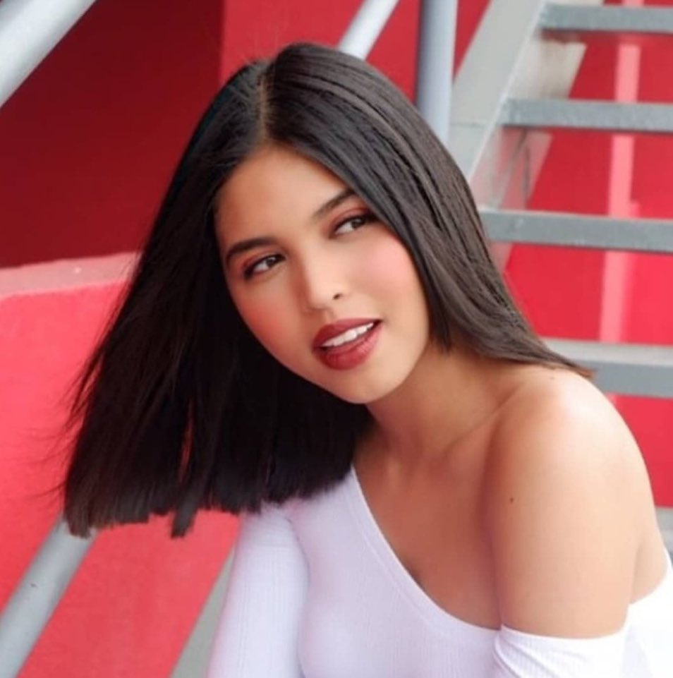 iamsophiag_'s tweet photo. Happiness of life lies within yourself. As long as you feel you are content, you are happy. @mainedcm 
 #MaineMendozaBarbie60 https://t.co/KVE57m6G6S