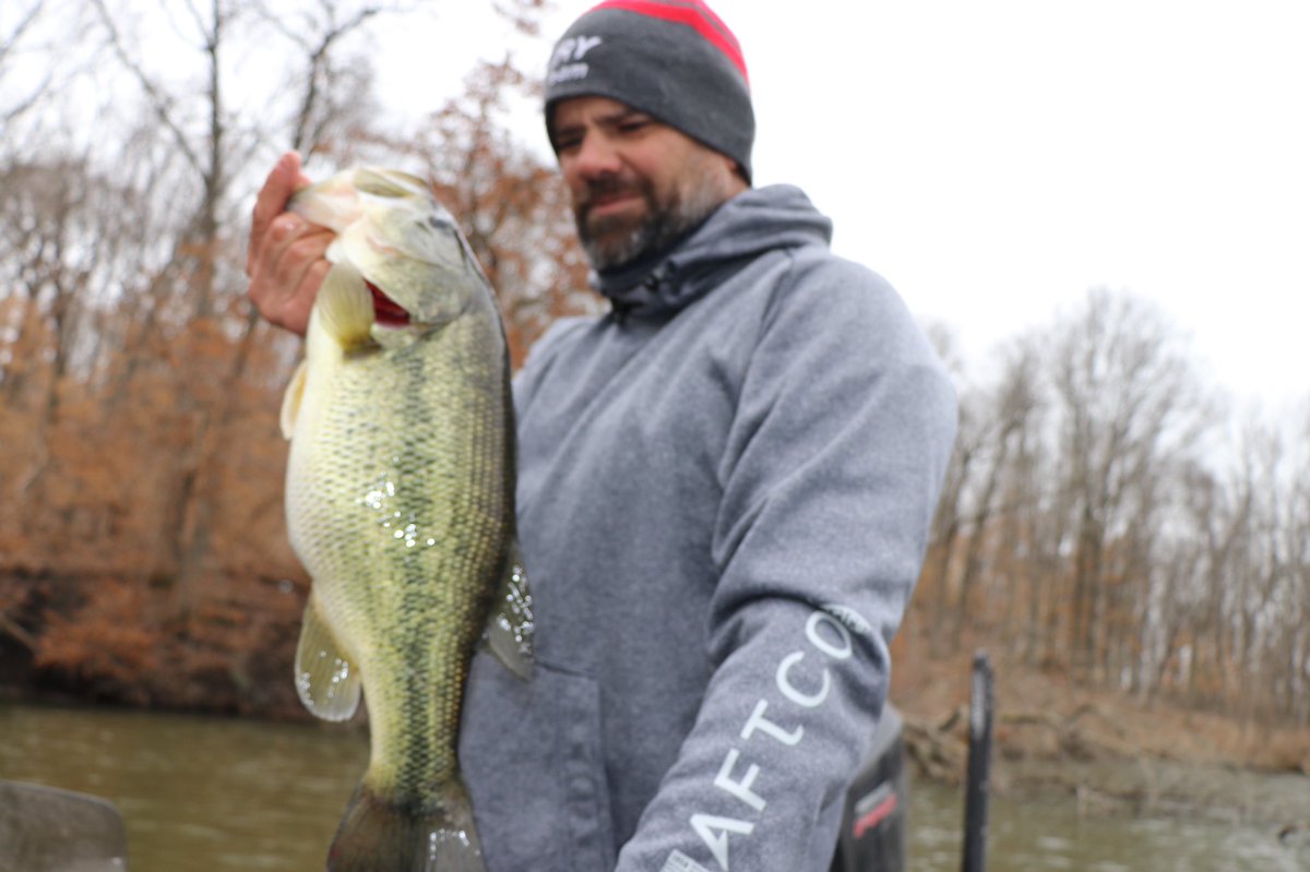 KevinRogersFish's tweet photo. That will shake the ol’ cabin fever...

I LOVE BASS FISHING 

Caught 19 bass over 15” today..... great day of the water. 
#bass #bassfishing https://t.co/OClsnfL9iJ