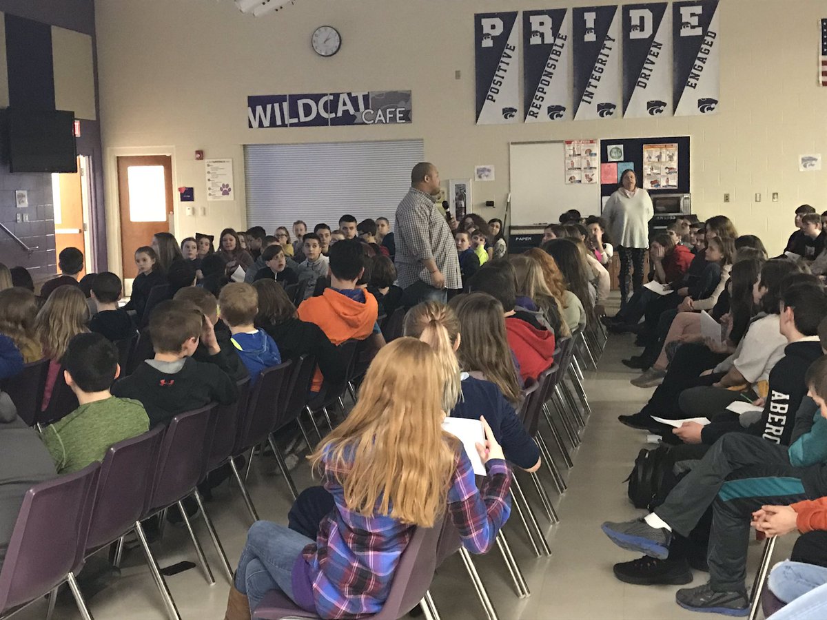 Tfilut's tweet photo. Our KMS guest speaker teaches our kids about “labeling others” and how we can throw away the “labels” people give us. The program is called “Rethink Labels” and our kids loved it! #rethinklabels #keystonepride https://t.co/q5X3EFz69m