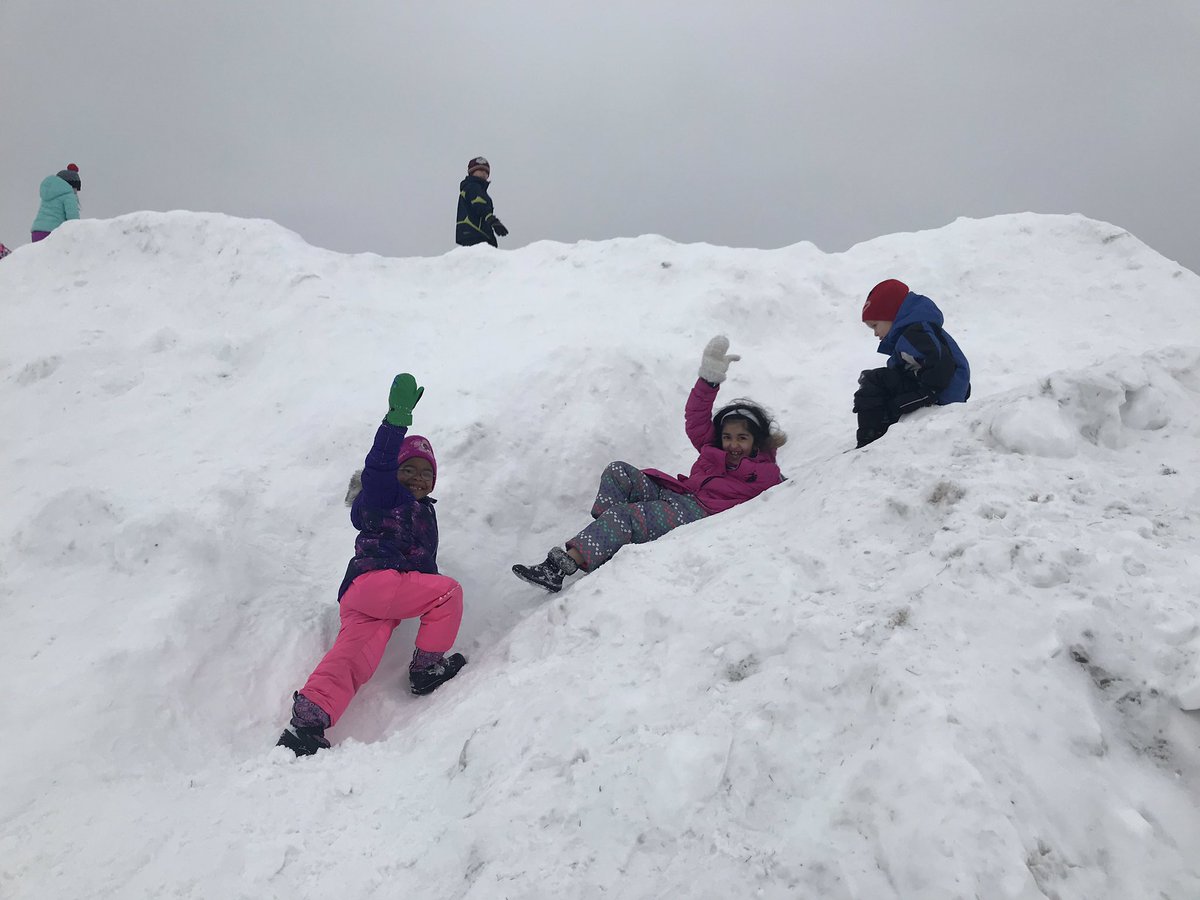 _aliparkinson's tweet photo. O-U-T-D-O-O-R recess...we’ve missed you so much! #TrailBlazeOn #finallyabovezero #NDmountains https://t.co/0GrJMXXerC